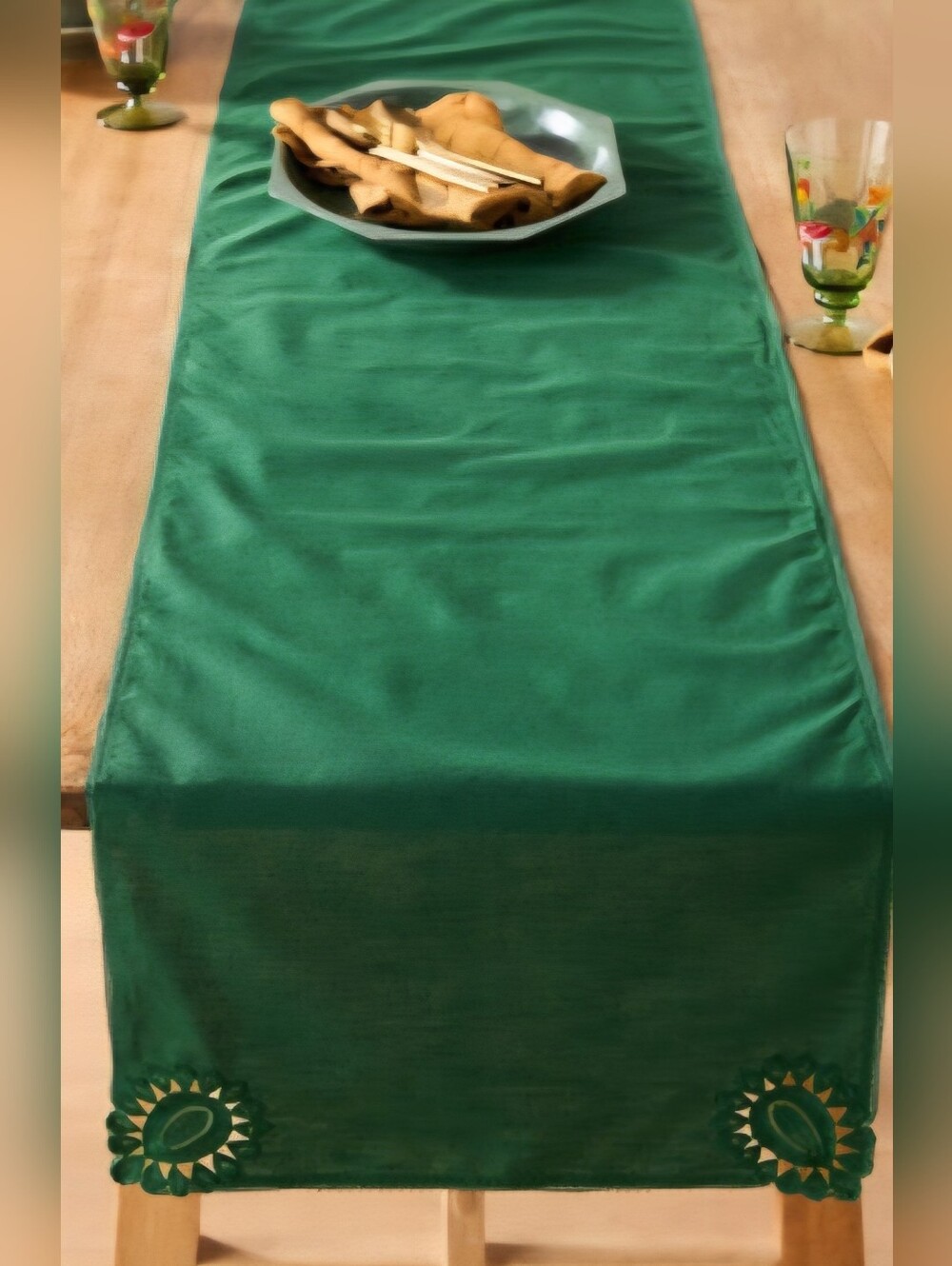 Anthropologie, Ines Lace Table Runner in Green